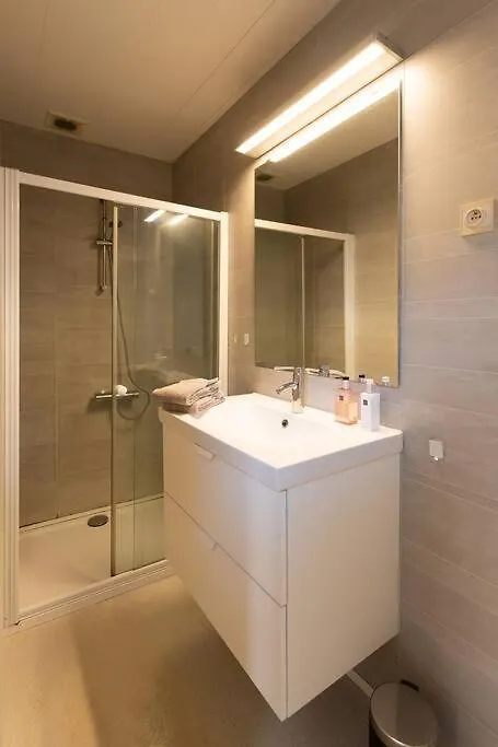 Lovely 1-Bedroom Apartment In Central Antwerp. 0*, Antwerp Belgium